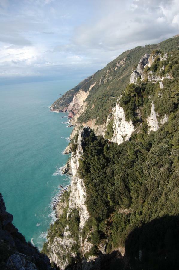 Il Nido Dei Gabbiani Villa ปอร์โตเวเนเร ภายนอก รูปภาพ